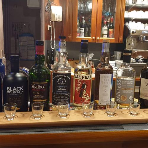 Verkostung von 10 Whiskys