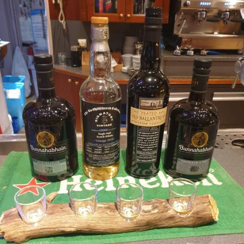 Verkostung von 4 Whiskys